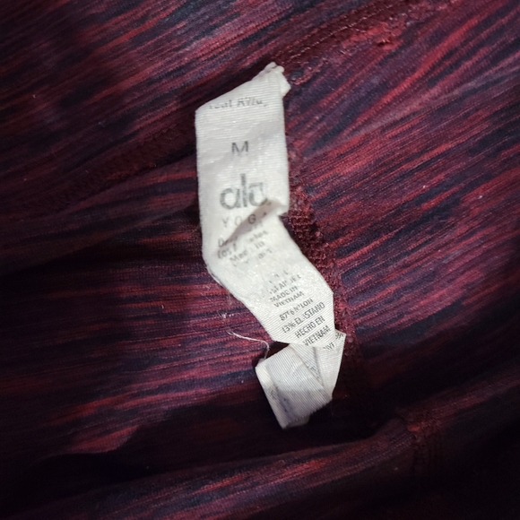 Alo Yoga Capris - Picture 2 of 2